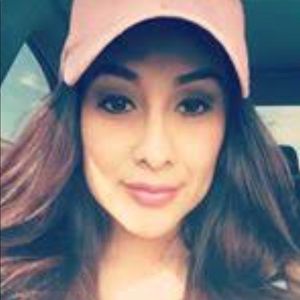 Meet your Posher, Daniela